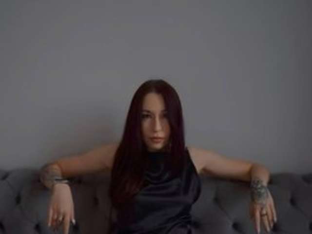 go to chat with MartinaLips