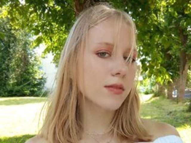 go to chat with Mary-Kitty