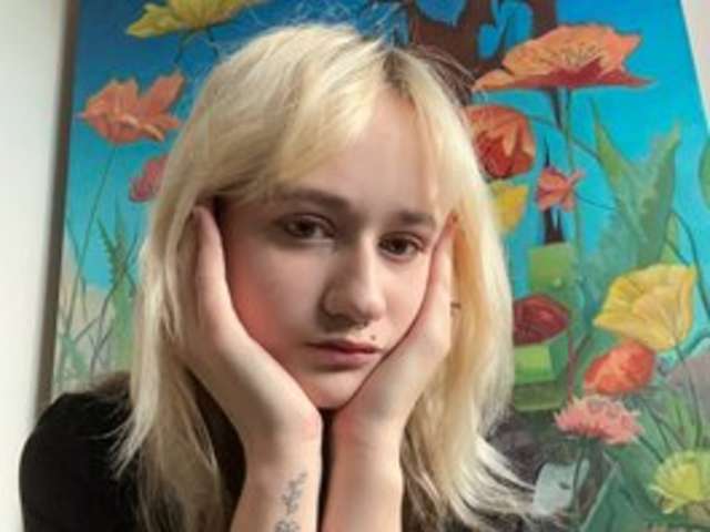 go to chat with MaryjaneMacdougal