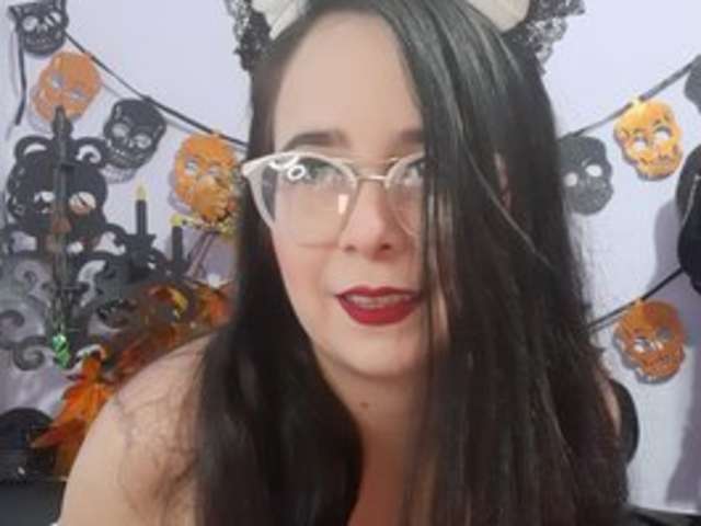 go to chat with Maxlayla