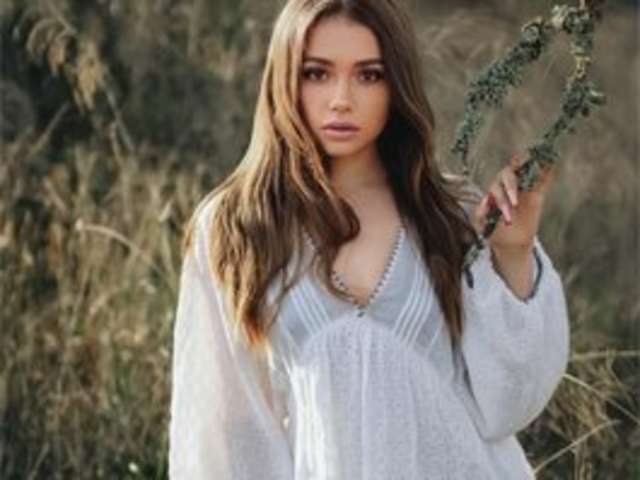 go to chat with MaybeBabeTV