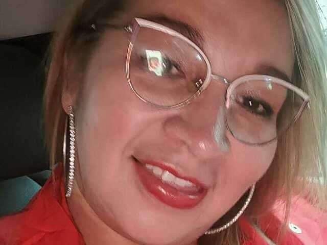 go to chat with MaylinRosse