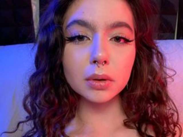go to chat with Megan_Cox