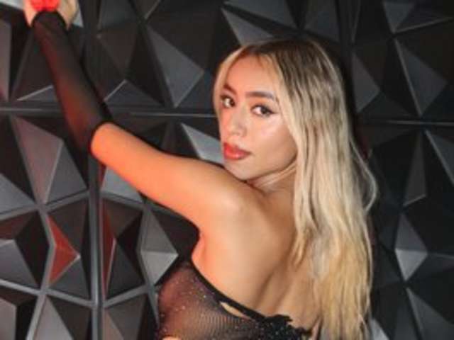 go to chat with Mel-ventura