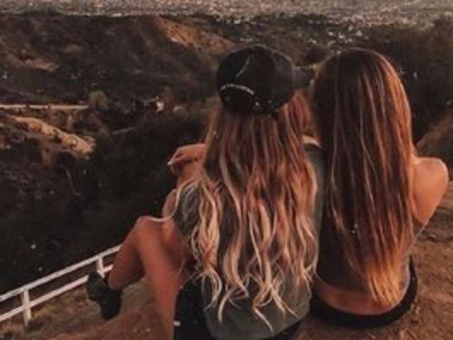 go to chat with MelanieAndDonna