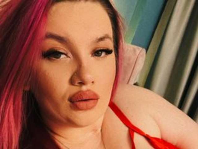 go to chat with MelanieBrownn