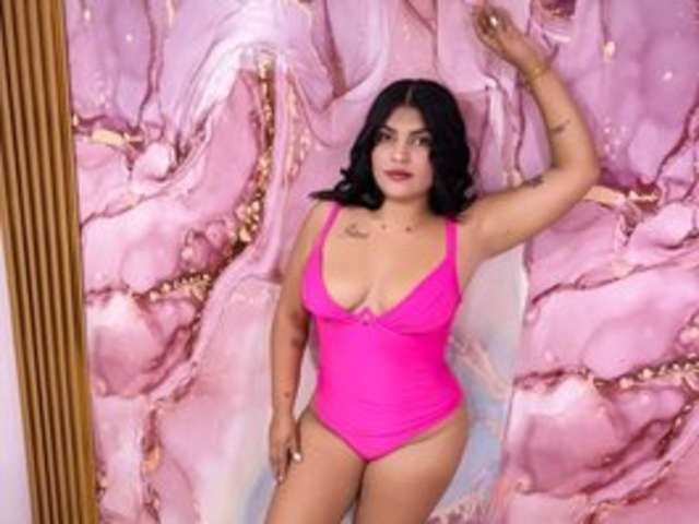 go to chat with MelissaMonroe