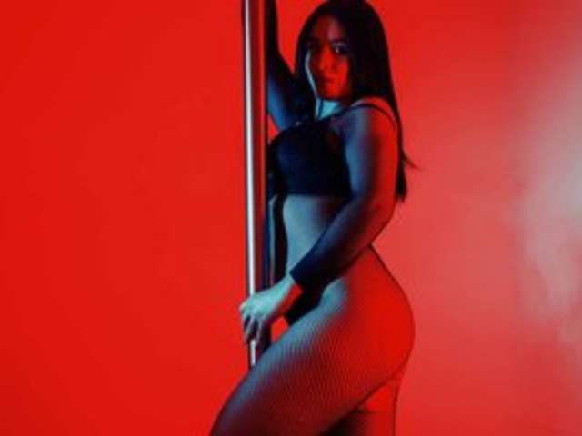 go to chat with MelodyNahomi