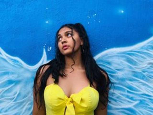 go to chat with Melodymoore