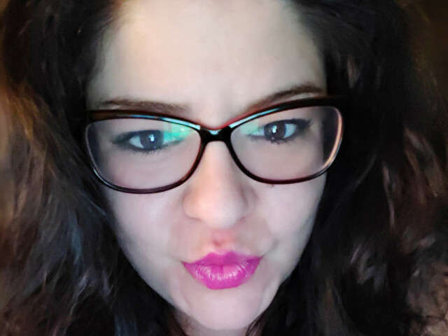 go to chat with Merylinnn