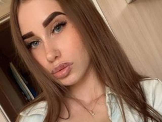 go to chat with Mia-Milson