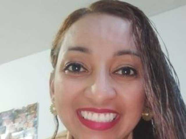go to chat with Mia-Pink