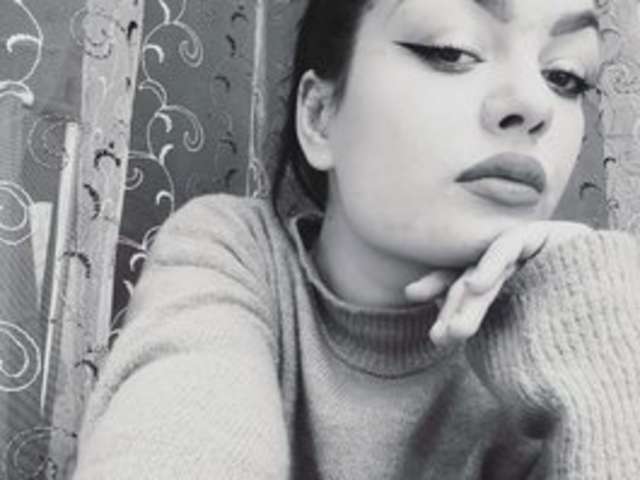 go to chat with Mia-Vise