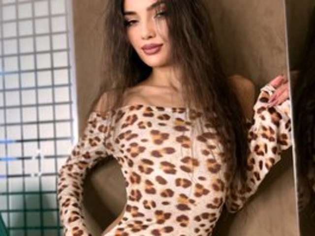 go to chat with MiaAddison