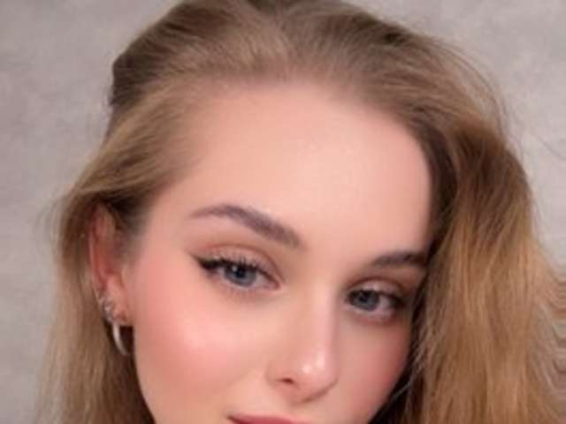 go to chat with MiaBlankot