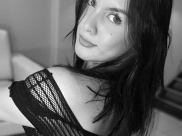 go to chat with MiaCavalli