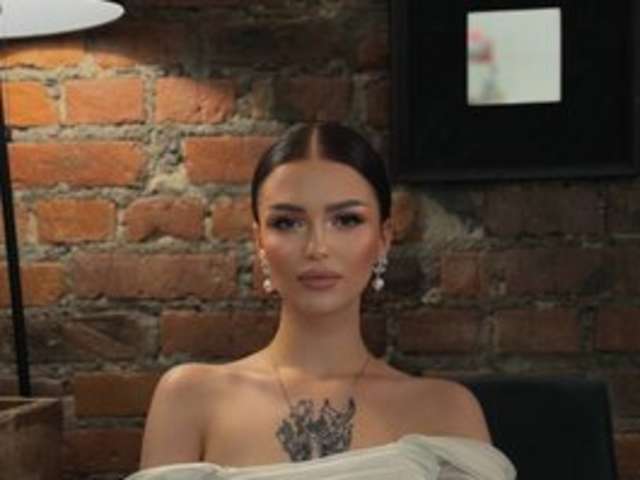 go to chat with MiaLali