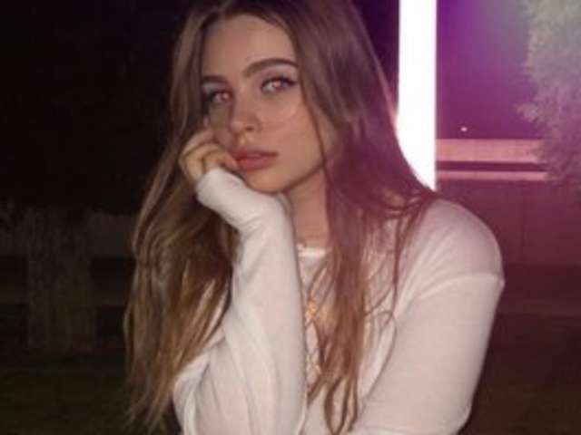 go to chat with MiaMey
