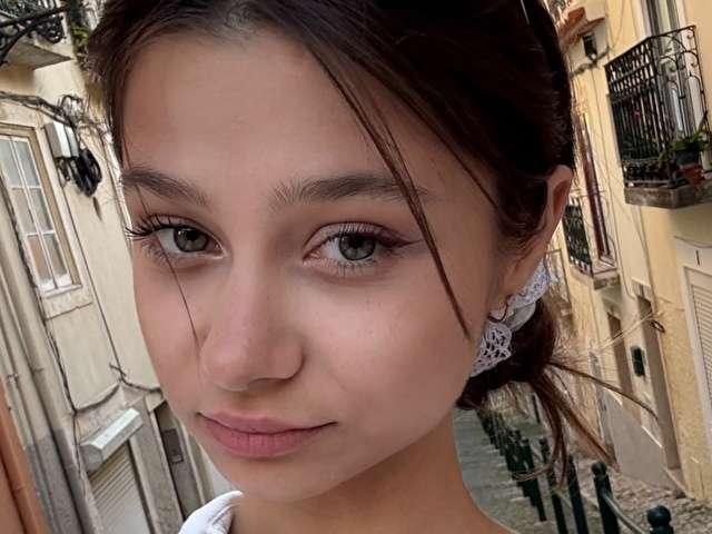 go to chat with MiaRouz1