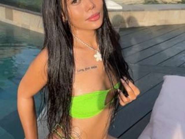 go to chat with MiaTropicahhh