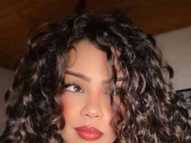 go to chat with MiaVega