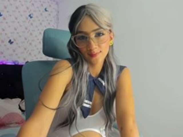 go to chat with MiaWithe