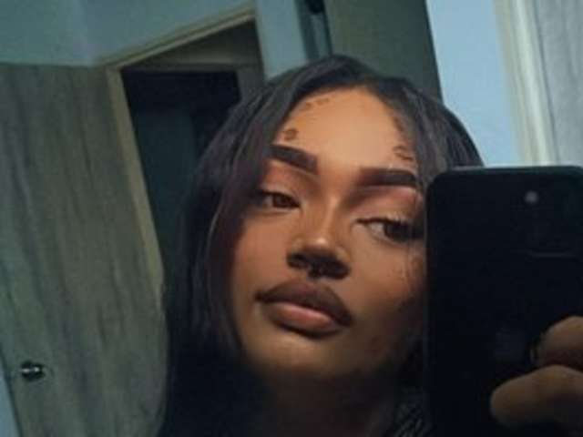 go to chat with MiaaPalmer