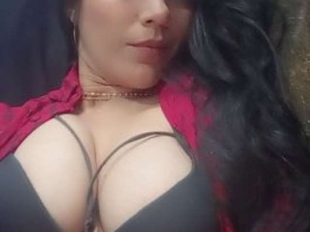 go to chat with Miahernandez1