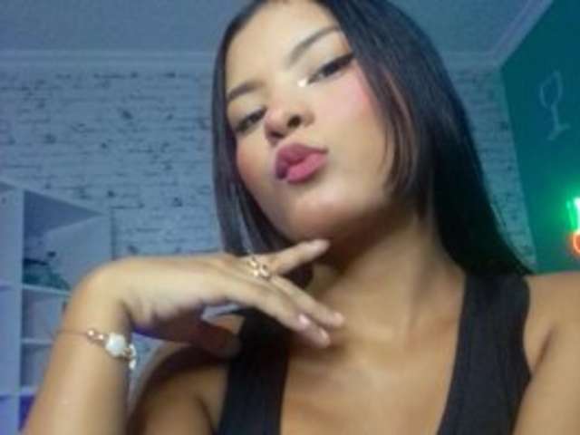 go to chat with Miaynocolucci