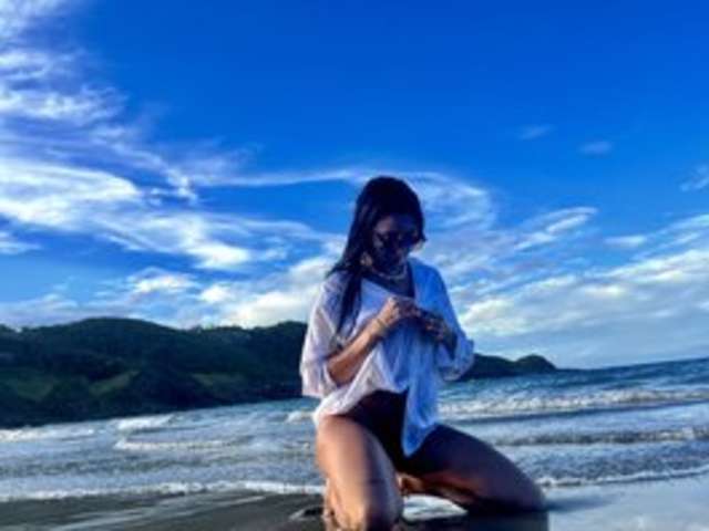 go to chat with Mickystrumia