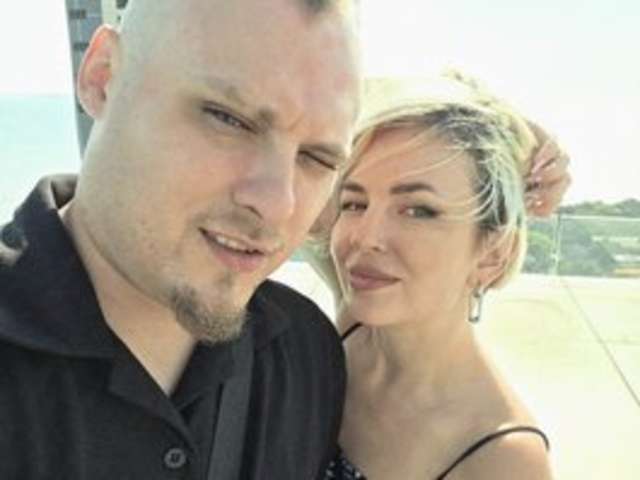 go to chat with Mikkimia