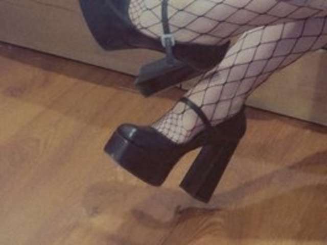 go to chat with Milena-25