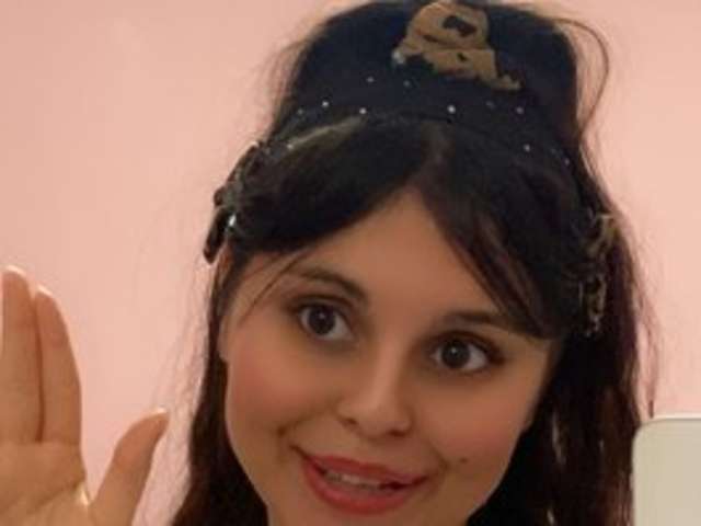 go to chat with MilenaLynn
