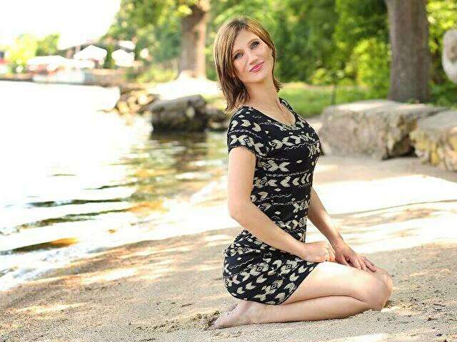 go to chat with MilfMirabel