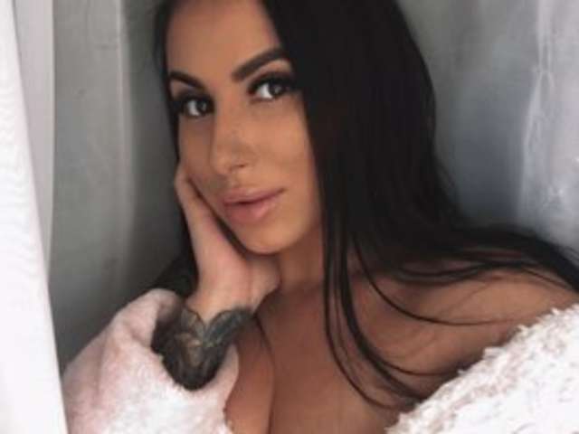 go to chat with MindyExtasy
