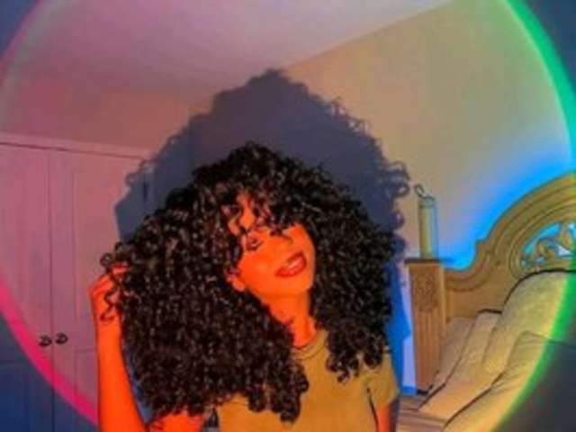 go to chat with Miora777