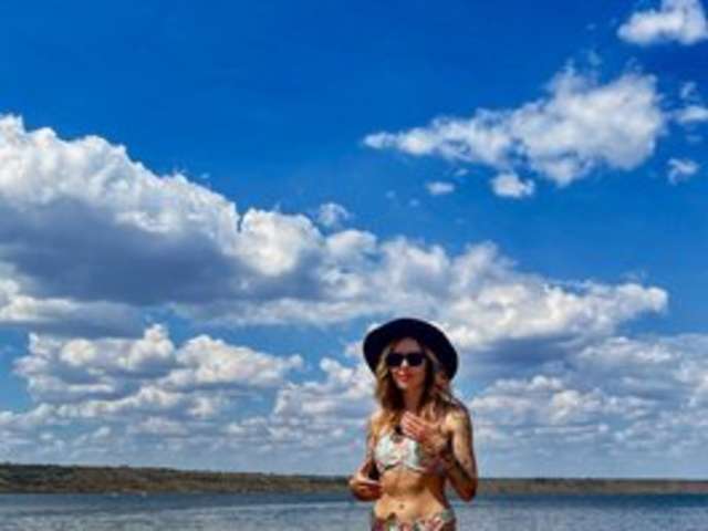 go to chat with MiraBella33