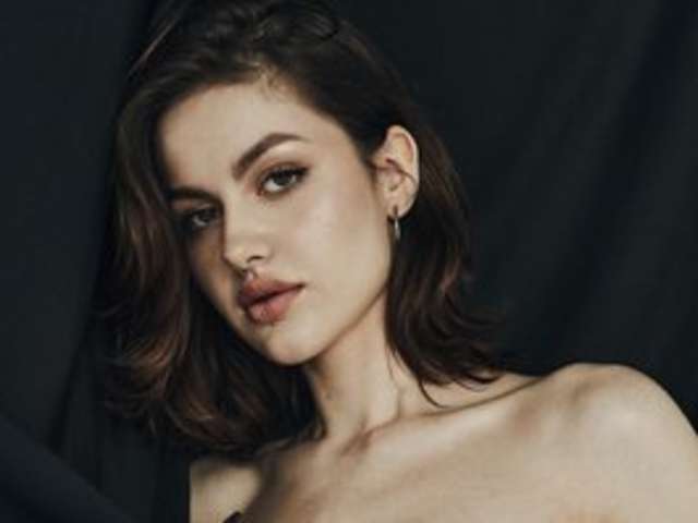 go to chat with MiraBelle