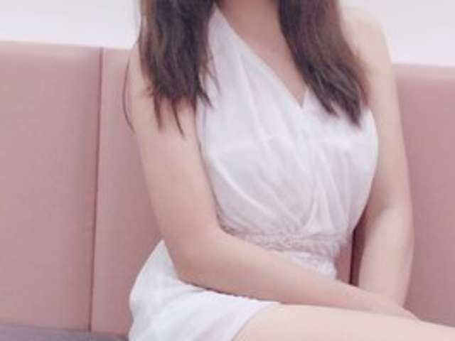 go to chat with MiraRae