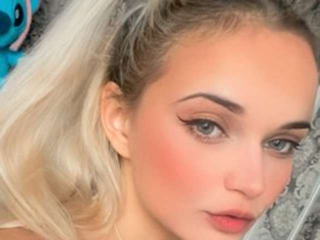 go to chat with Mirabella333