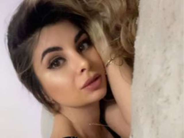 go to chat with MirabelleMira