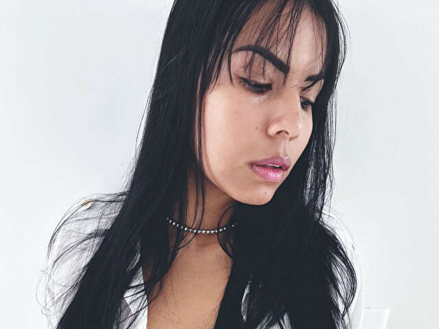 go to chat with Miranda777