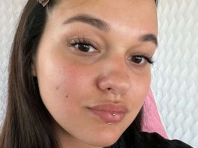 go to chat with Miss_Darcy