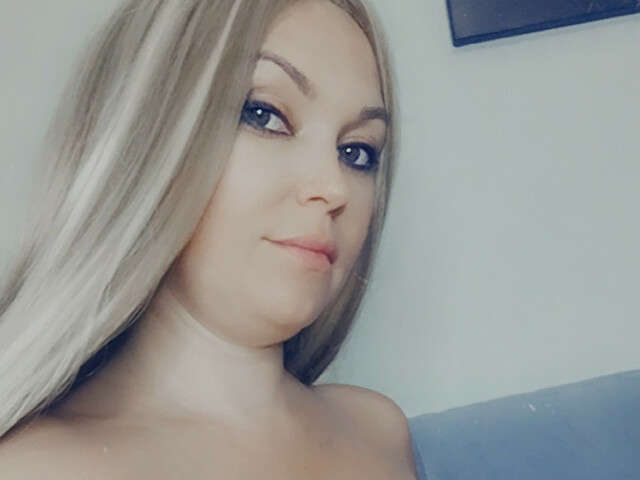 go to chat with MissblondeX1