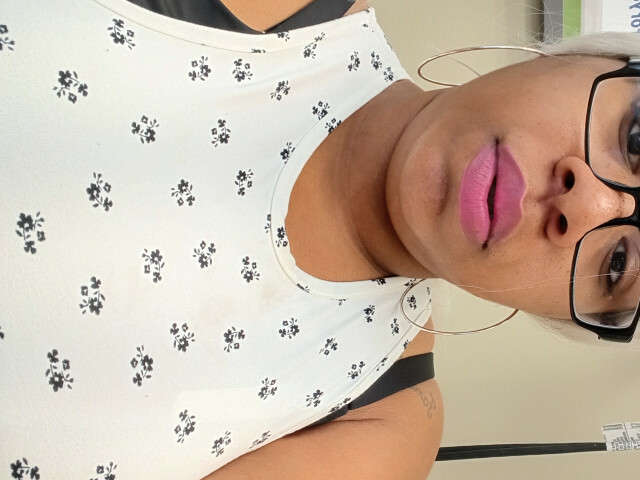 go to chat with Mistrekatey