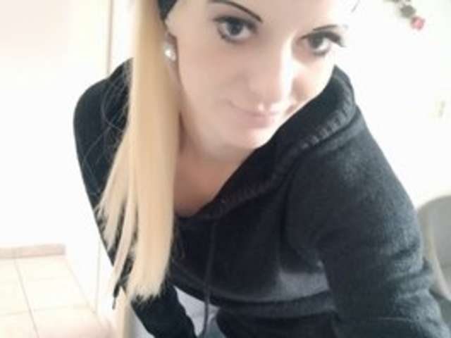 go to chat with MoaningKitty23