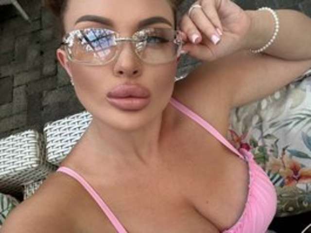 go to chat with Mollekiss