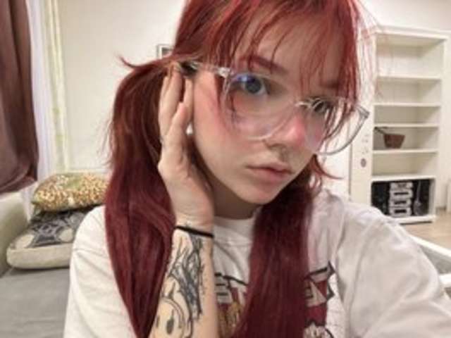 go to chat with Molly-Platt