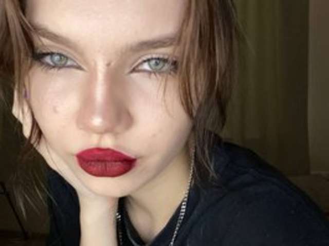 go to chat with Monasteela