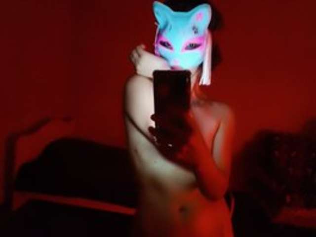 go to chat with MonicaApple